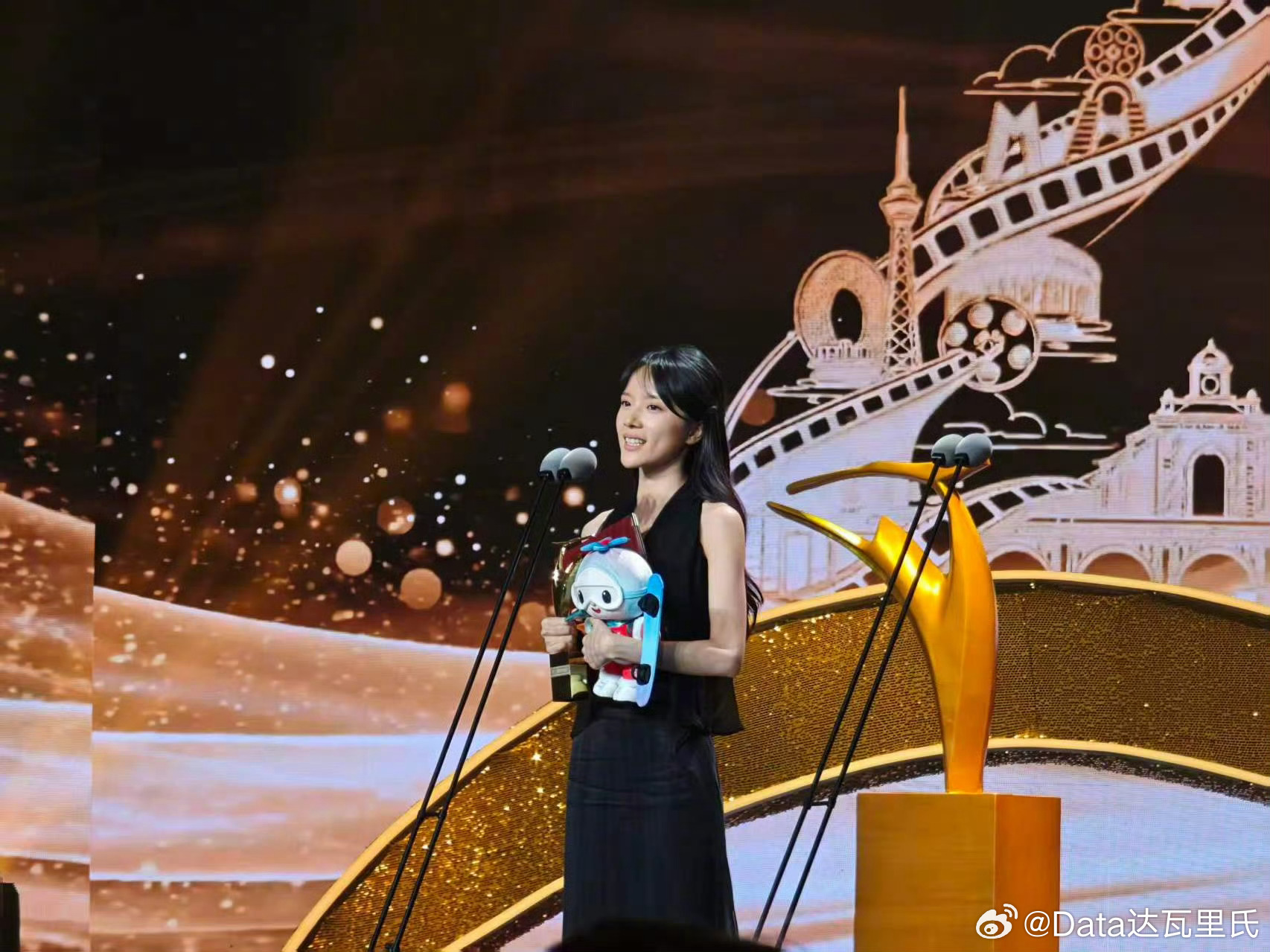 李思潼金鹿奖最佳女演员 2026年第21届中国长春电影节“金鹿奖”最佳女演员：李