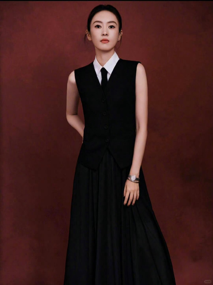 童瑶方辟谣继子传闻 童瑶方正式辟谣继子传闻！工作室发布声明，明确表示童瑶与王政源