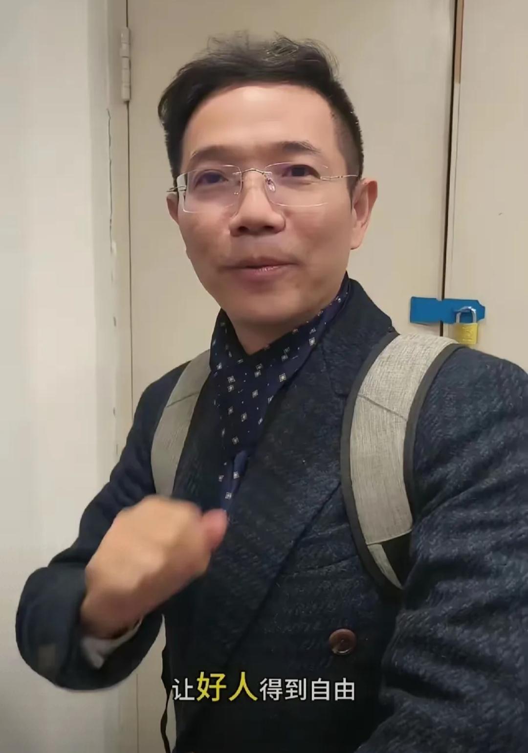 为正义执言却遭围殴
李圣律师遇袭案宣判
4名施暴者获刑！
 
谁能想到，帮当事人