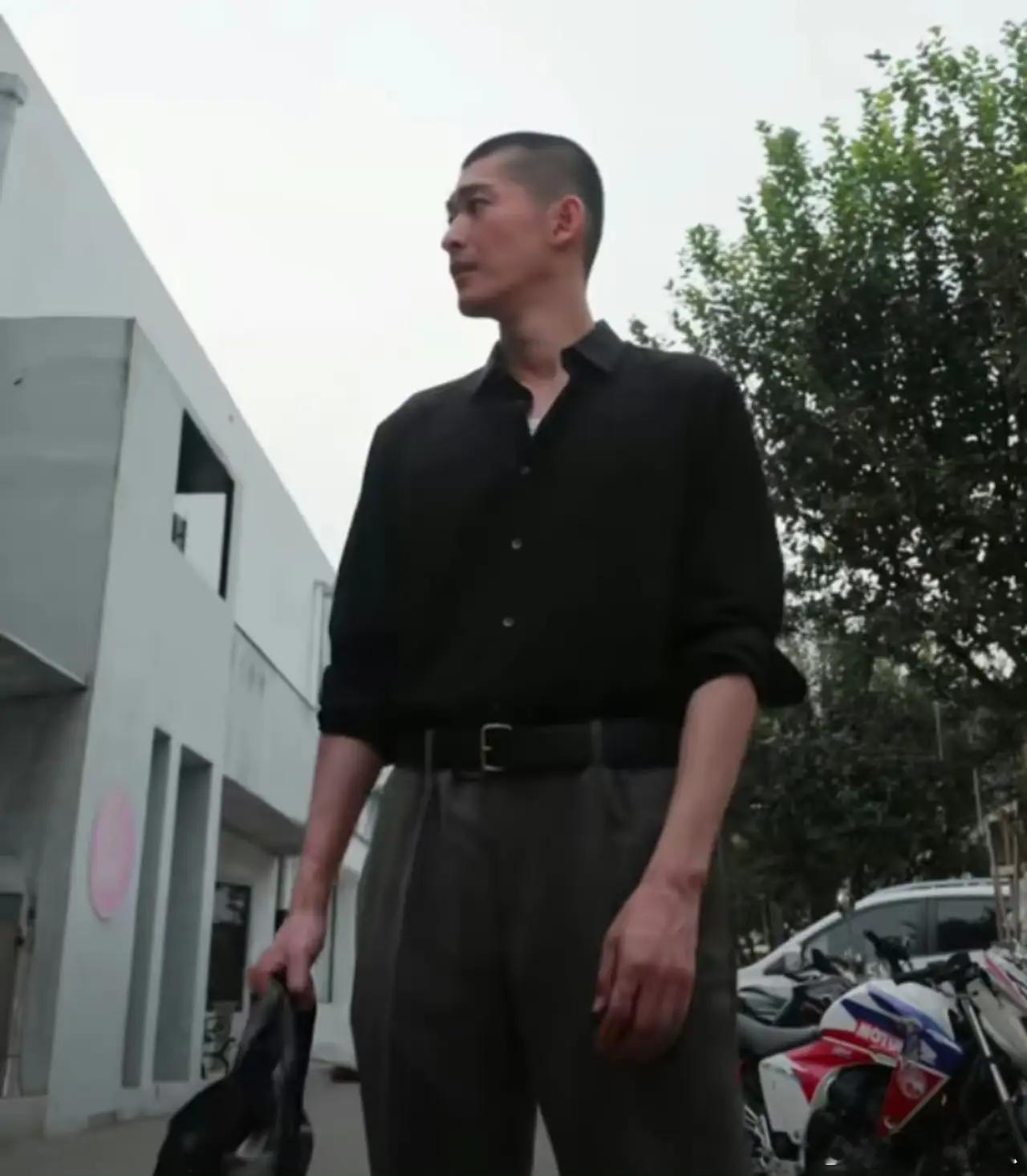 天呐，不说的话谁能认出这是张翰啊！​张翰这次总算演对角色了！​他这是闷声干大事啊