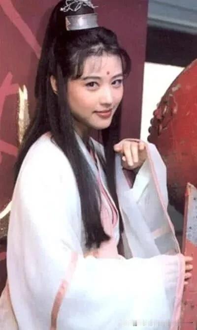 周海媚世前仙剑四客串：病中助阵，感动观众，周海媚仙剑四友情客串：身体欠安仍助阵好