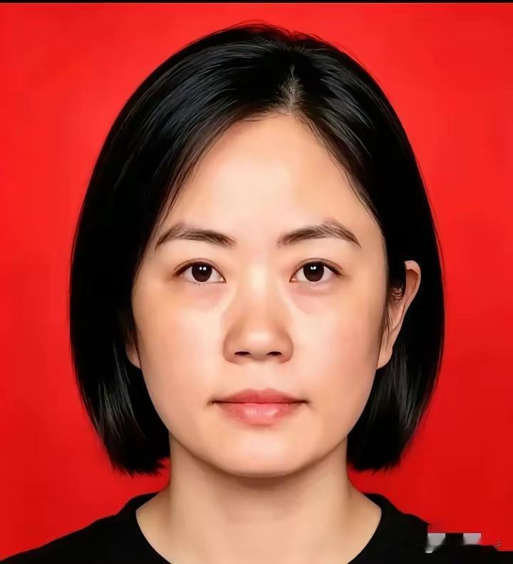 “一个手握大校军衔、拿着高级工程师职称的退役空军女军官，刚在重庆渝北区拿到安置房