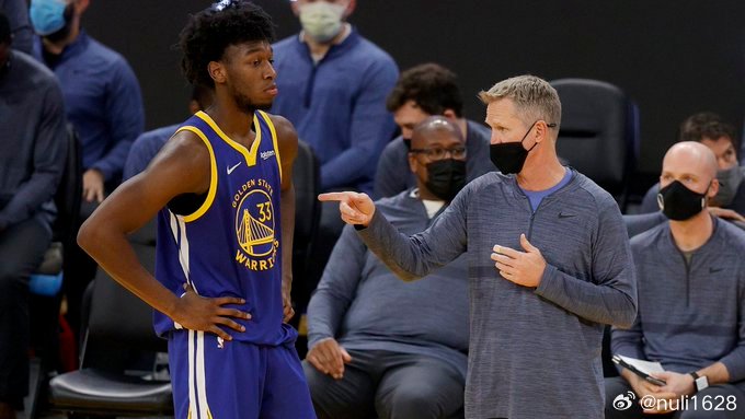 金州勇士 前金州勇士队中锋怀斯曼，在2027赛季 NBA 开打前，与纽约尼克斯签