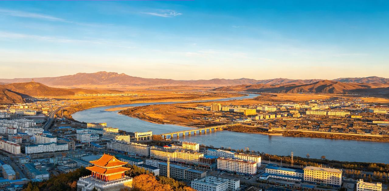 法安天下，德润人心。这里是祖国东北的边疆重镇——图们。

        为了守