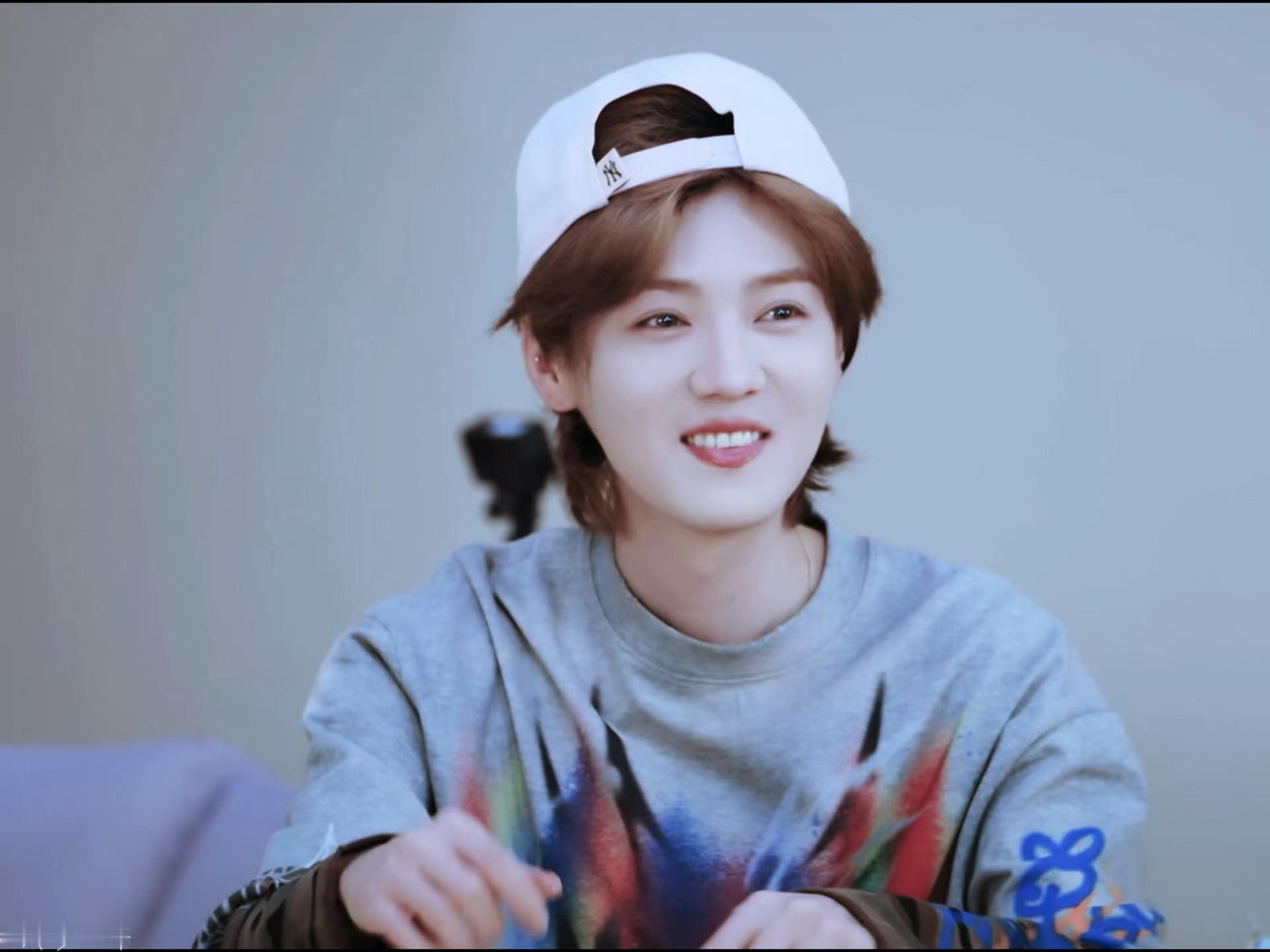 鹿晗任敏认识十一年了好巧啊我认识鹿晗也是几十年了虽然他不知道我是谁但是我知道今天