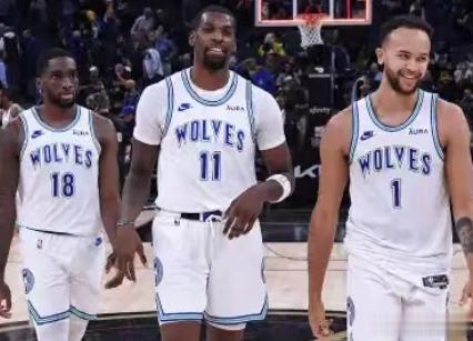北京时间11月15日11点，NBA季中赛，勇士队主场再战森林狼，昨天的交锋勇士以