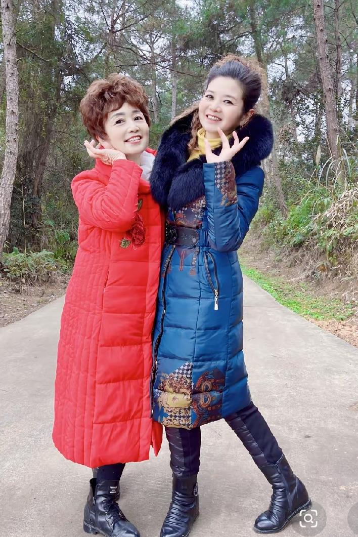 小时候听过不少民间故事，像“姑嫂上山种豆子”就很有意思。还有个关于布谷鸟的传说也