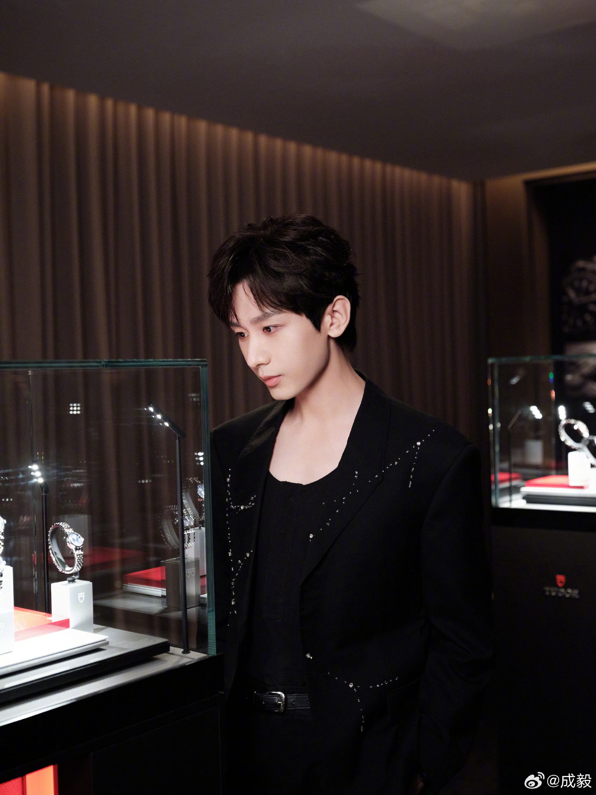 #成毅托马斯全旋# 成毅可以去参加奥运了，这也太牛了[笑cry] ​​​