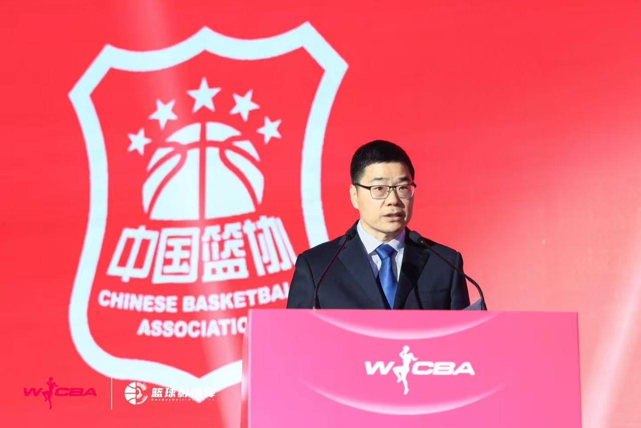 联赛给国家队让步，采用长集训，为什么中国男篮成绩不升反降？
中国男篮在这届世预赛