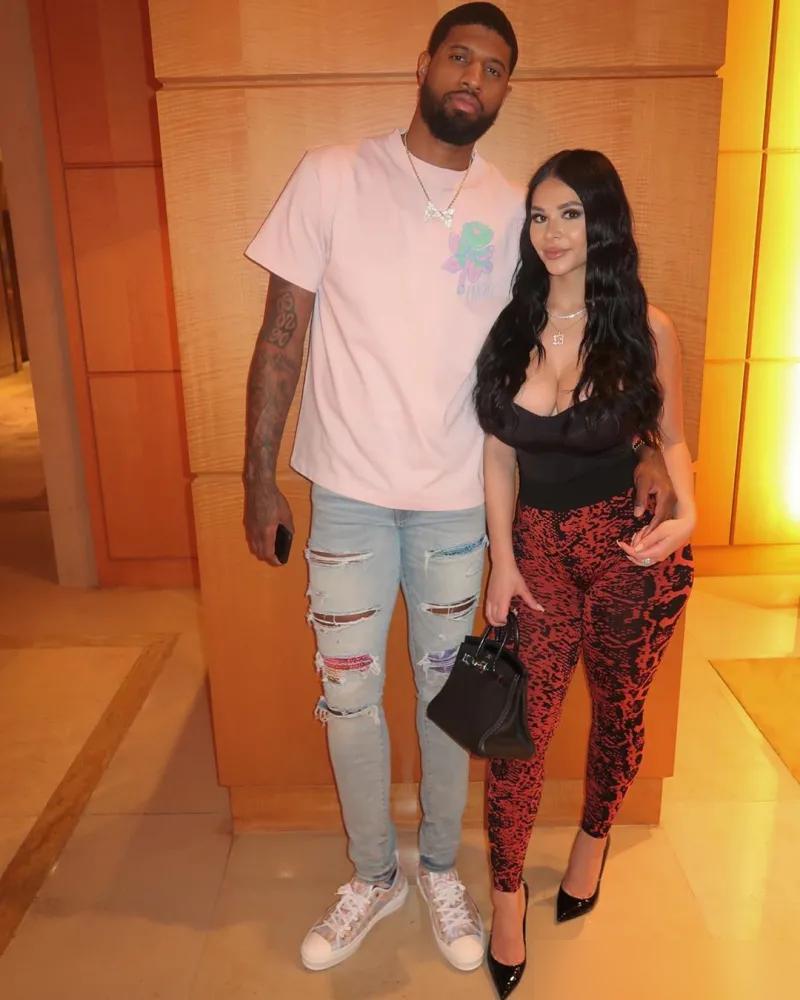 豪掷100万求她打掉亲骨肉，那个被法官痛骂渣男的NBA巨星，如今竟成了宠妻狂魔。