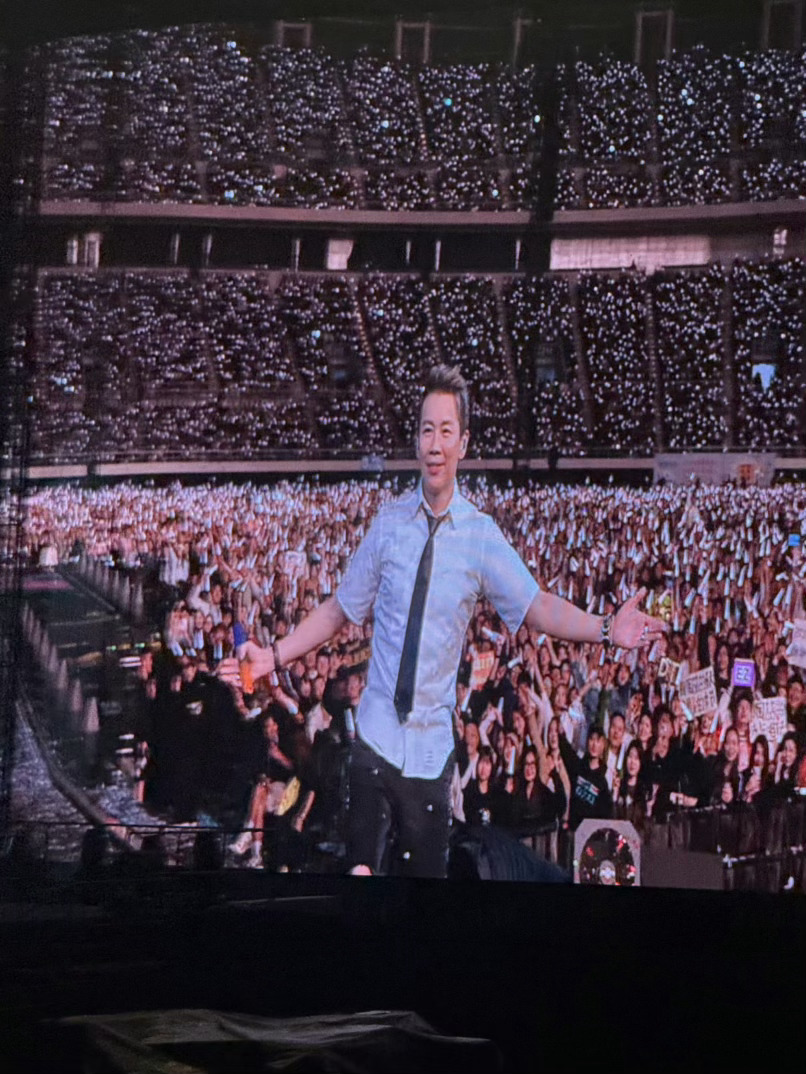 陶喆你是从哪里学的饭撒 陶喆现在真的太宠粉了。台上每一个眼神都在说“我看到你了”