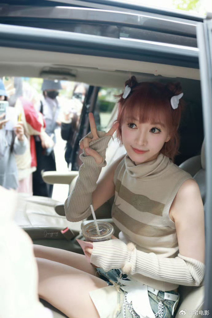 黄灿灿黄灿灿真人版阿尼亚乘风2026 谁被萌晕了！黄灿灿一出场，二次元浓度直接拉