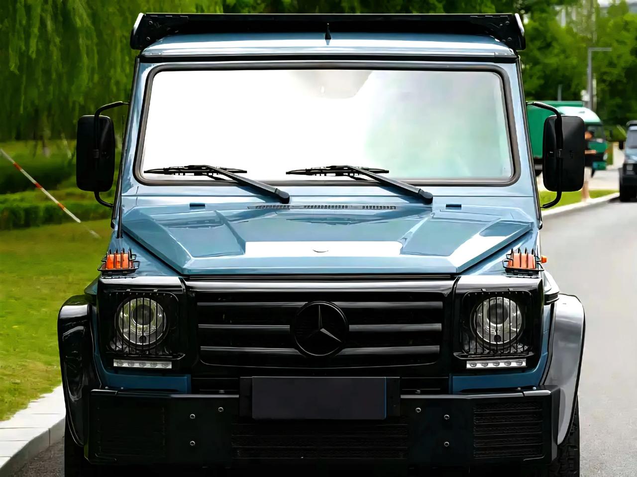 1982年款奔驰g280b暂时现代化更新改造。因为绝大多数零件是拼凑的。半年努力