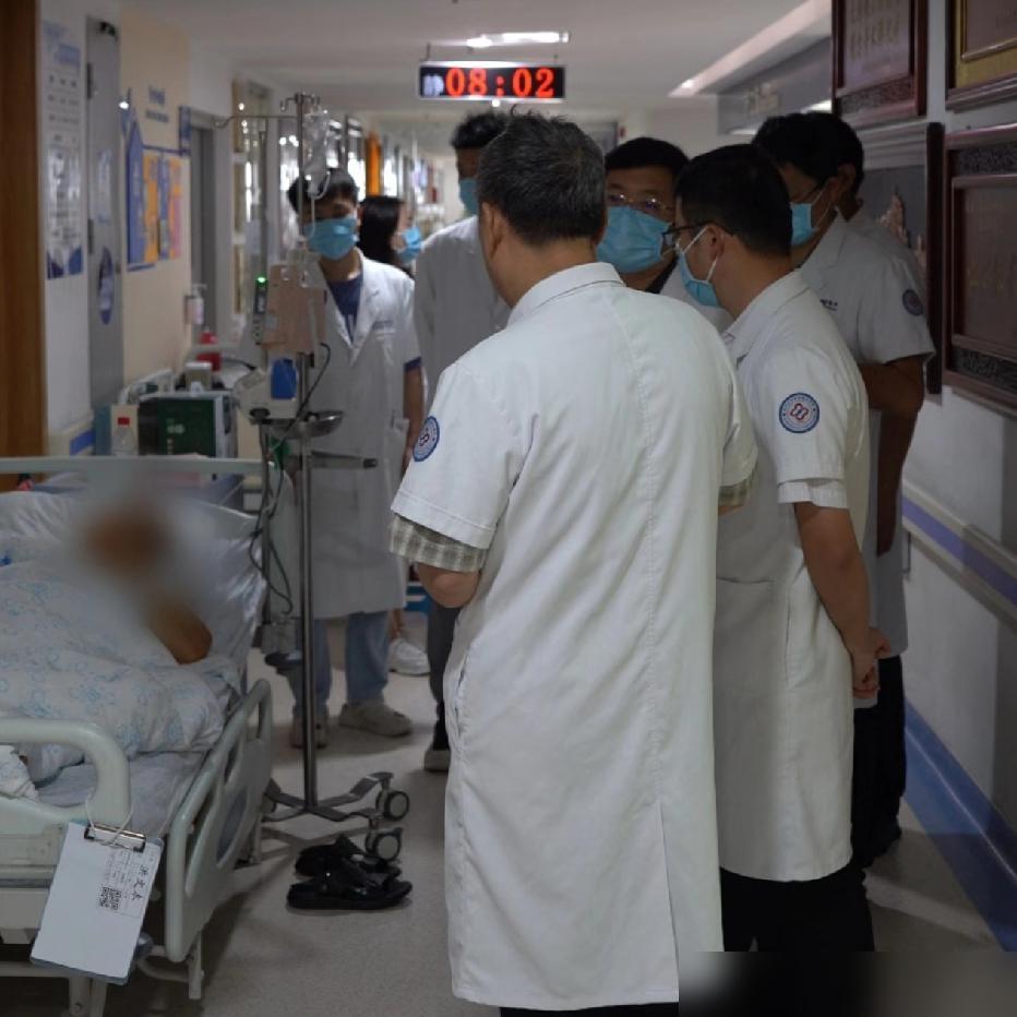 揪心！同学真是勇敢，发现肝癌晚期后，立即决定绝食。一口水也不喝，一点食物也不吃，