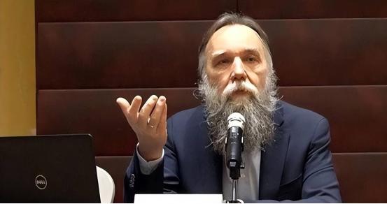 俄罗斯国师杜金曾说：中国放任委内瑞拉和伊朗沦陷，下一个遭殃的也将是中国自己。而且