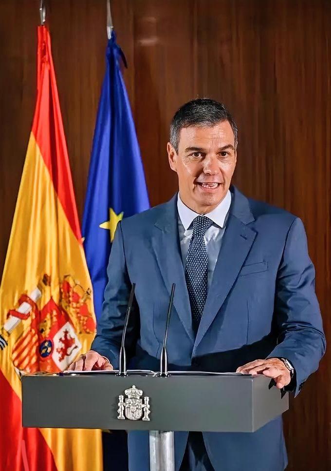 西班牙首相桑切斯正面硬刚特朗普，
特朗普想借西班牙军事基地到中东搞事，被直接回绝