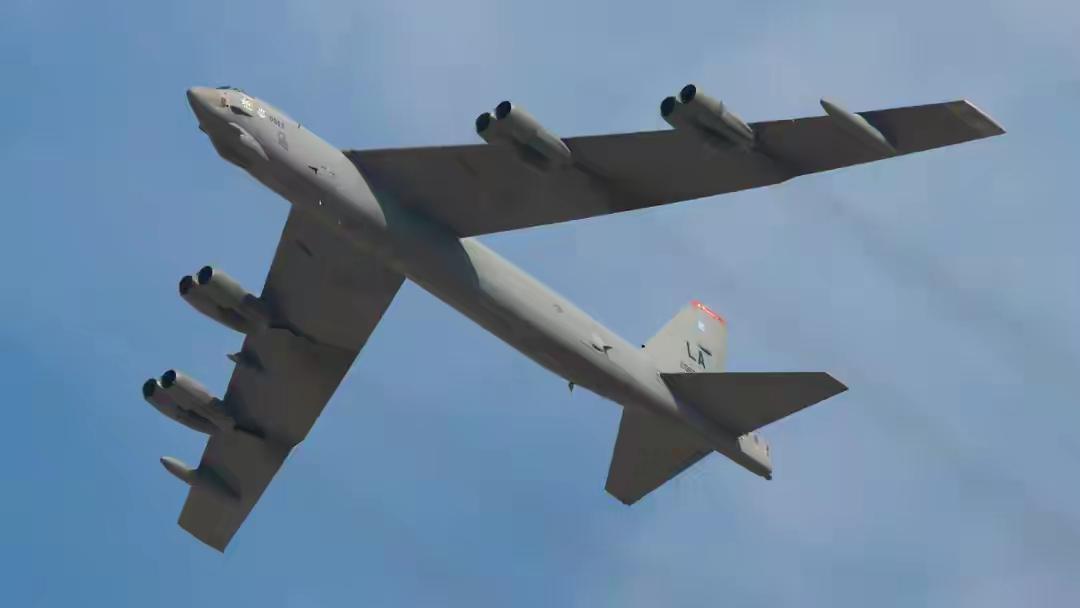 别了，B-52！
本月1号六架美军B-52轰炸机从英国费尔福德皇家空军基地起飞撤