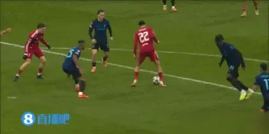 看完这场球，算是把“穷忙”和“搞钱”的区别看明白了。
 
利物浦1-0国米，斯洛