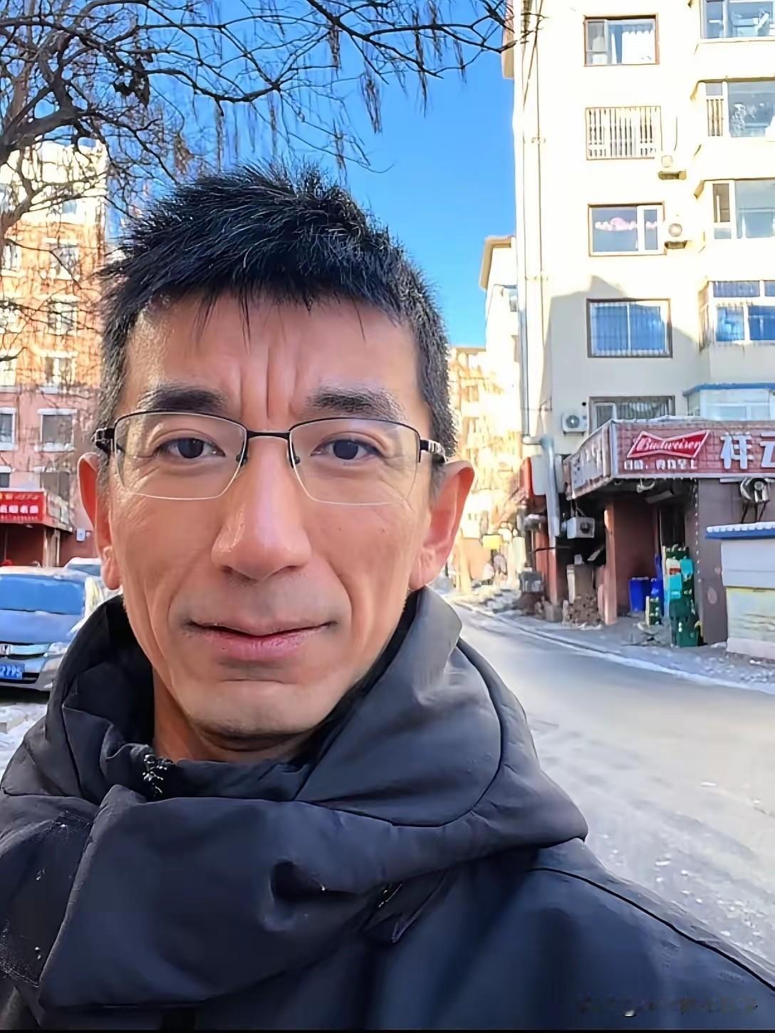 东方小孙现身！

这应该是他辞职新东方之后的第一次更新，应该是他老家。

没错，