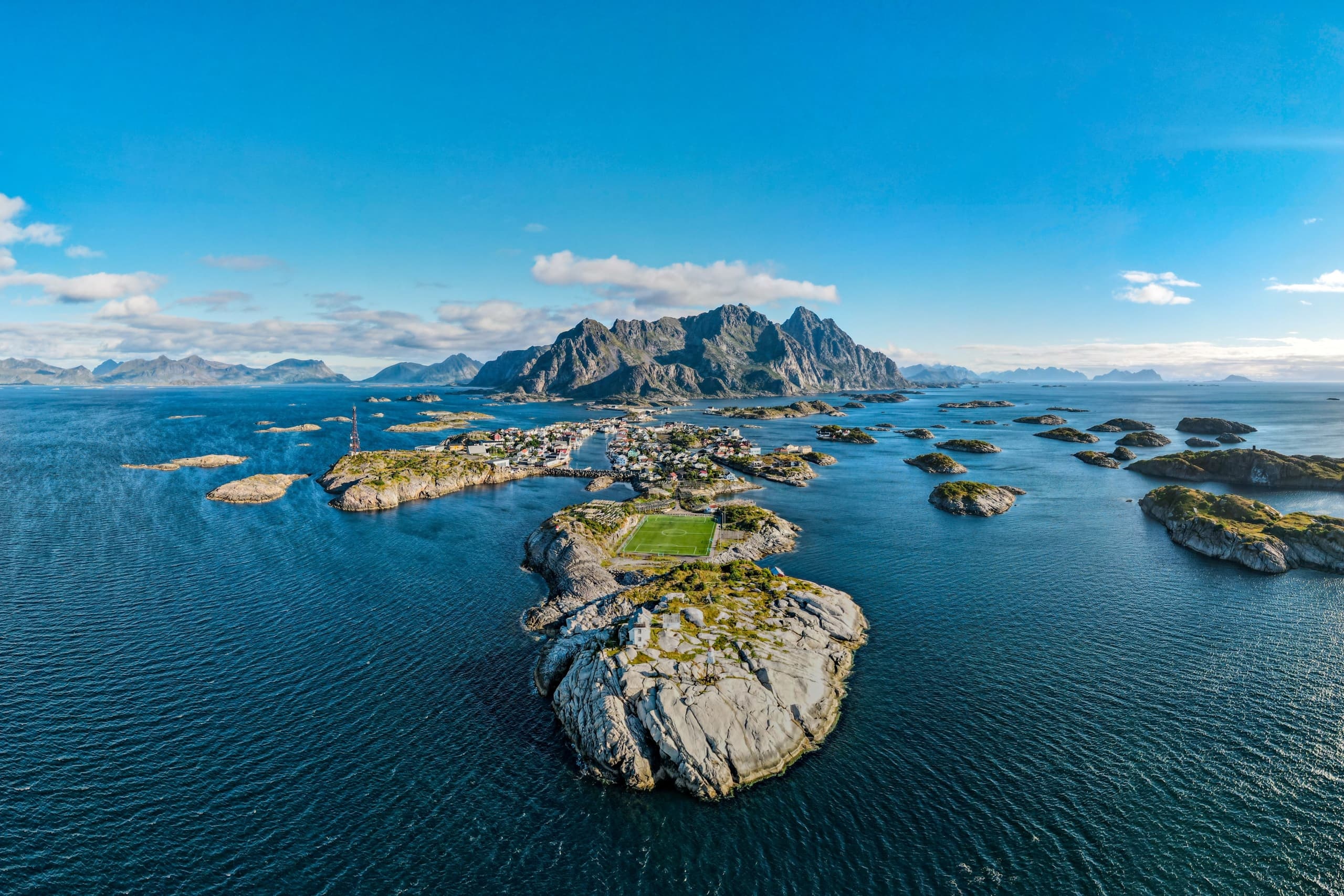 球场丨挪威，亨宁斯维尔Henningsvær，Norway 