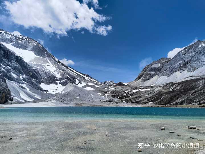 青甘大环线和川西大环线哪个比较美？
上周自驾游青甘大环线，第一次去大西北，被沿途