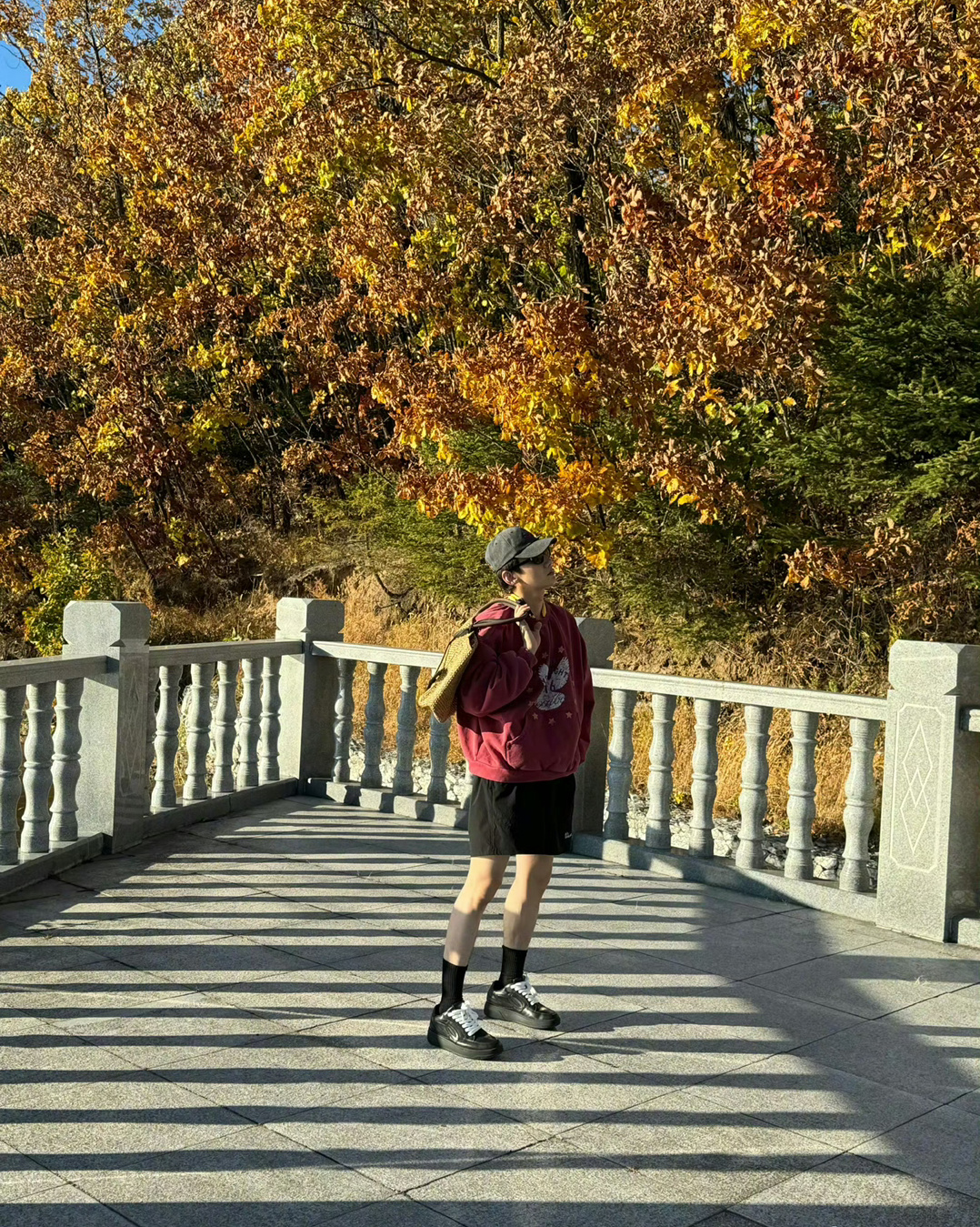 白敬亭今日份照片~少年感氛围感满满的～ ​​​