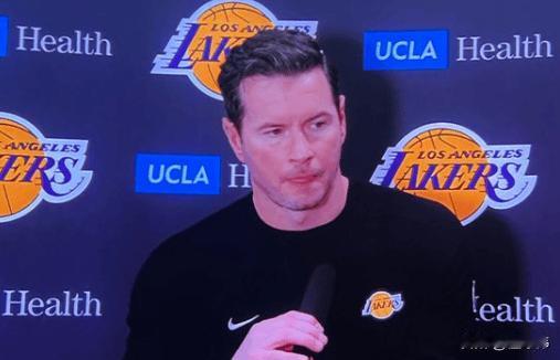 依旧伟大！雷迪克谈詹姆斯：

“41岁的勒布朗依旧伟大。”

“只是形式不同。”