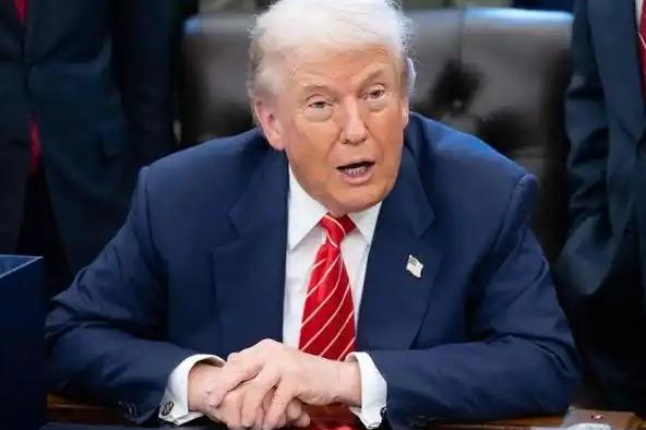 仗打成这个样子，谁也没想到。特朗普连夜发文破口大骂，脸都不要了。美国真正的敌人，