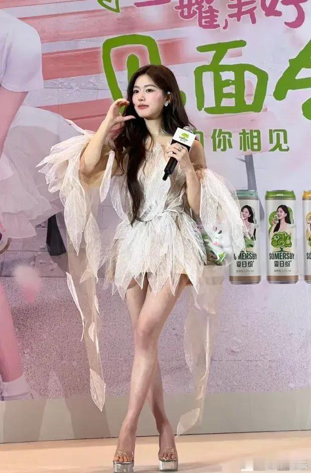 女明星不是那么容易当的，都在脚底上使劲开外挂 ​​​