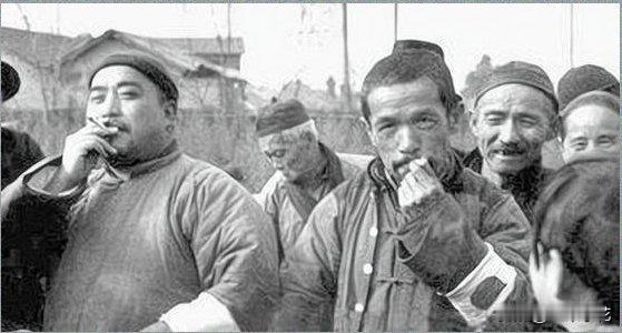 1951年，包头一个烧锅炉的被举报，理由是他老婆太漂亮，公安一查，竟是残害18名