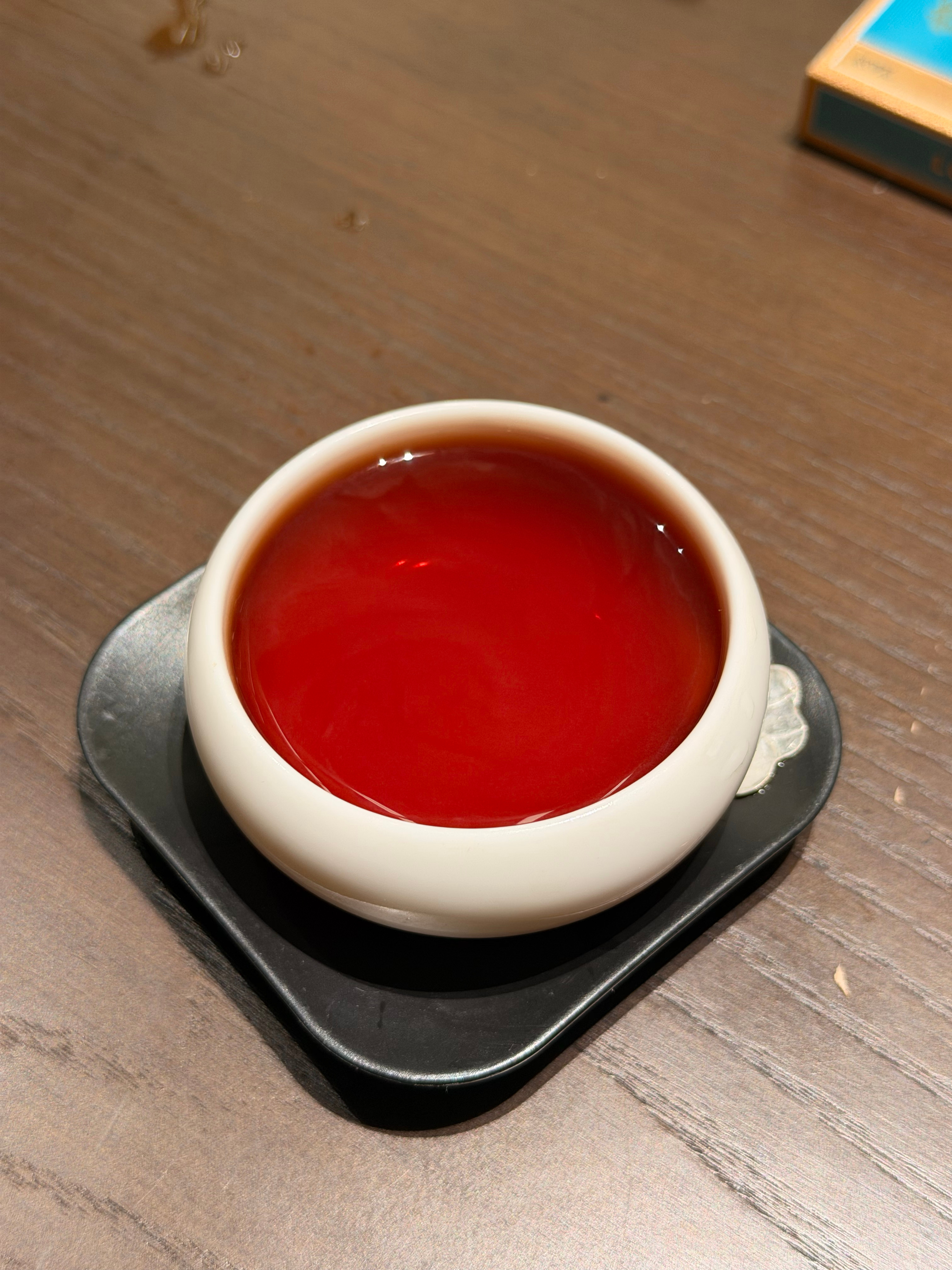 家人们，你说这浓茶喝了我今晚还睡得着不……