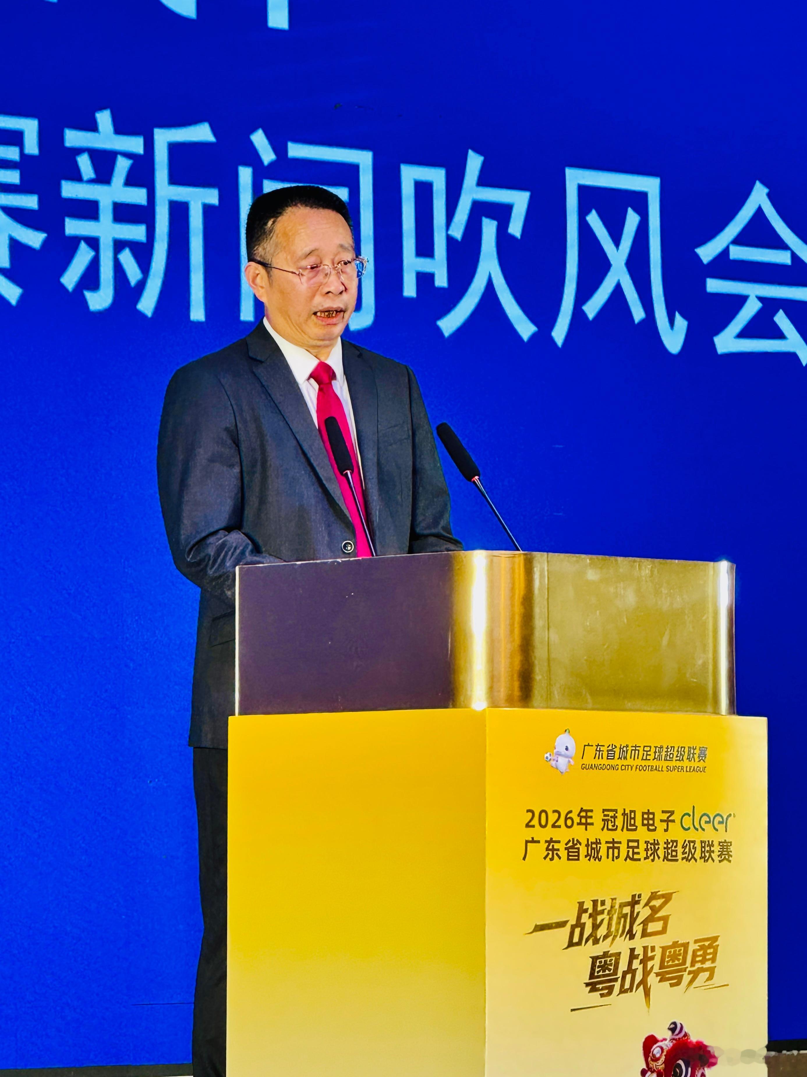 粤超 常规赛票价8.8元／场，官方小程序买票即可，方便，先预约再抽签最后摇号公布