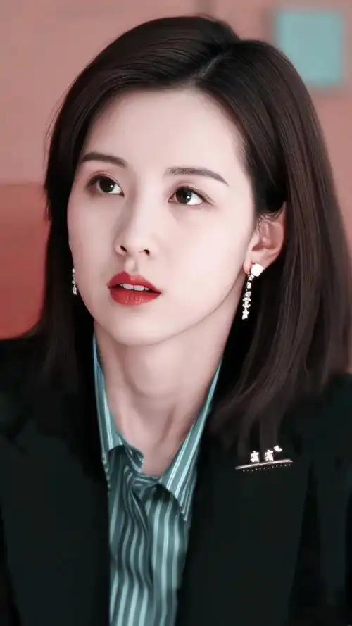 1️⃣ 首届 CMG 中国电影盛典今日北京启幕，章子怡任形象大使
2️⃣ 薛之谦