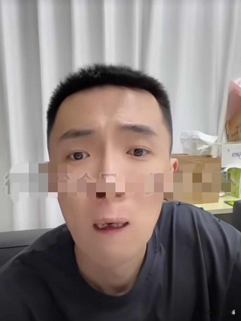 李舒克花7万元买T佑烟斗，遭家人训斥！

            李舒克讲述向T