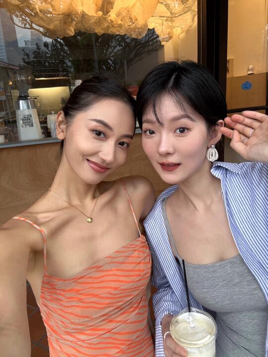 33✖️2 👭🏻