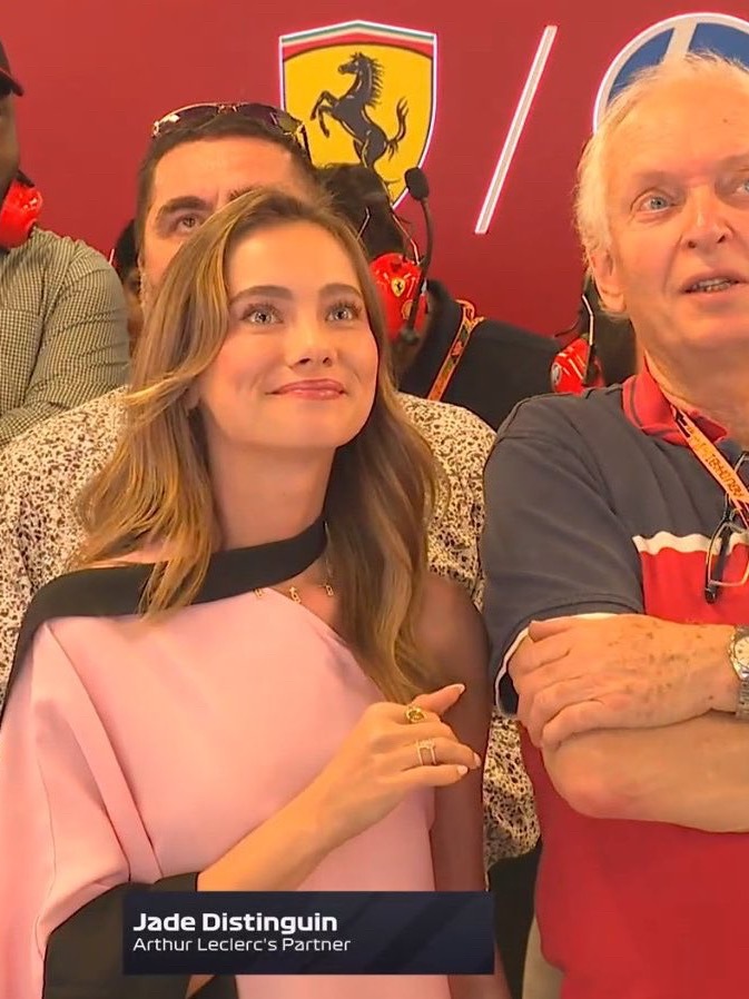 镜头给到了乐扣的弟妹和亚扣的嫂子🥹2025F1阿布扎比大奖赛