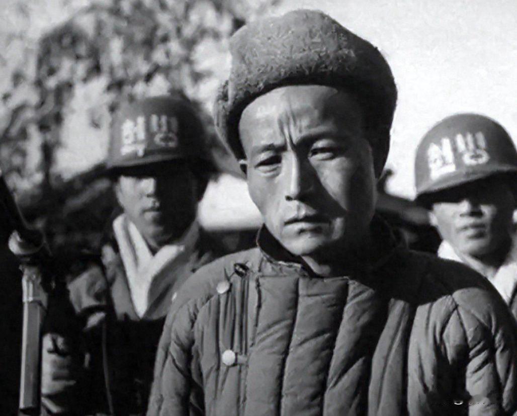 1952年，朝鲜巨济岛战俘营，叛徒李大安投靠美军，大肆残害一心归国的志愿军战俘，