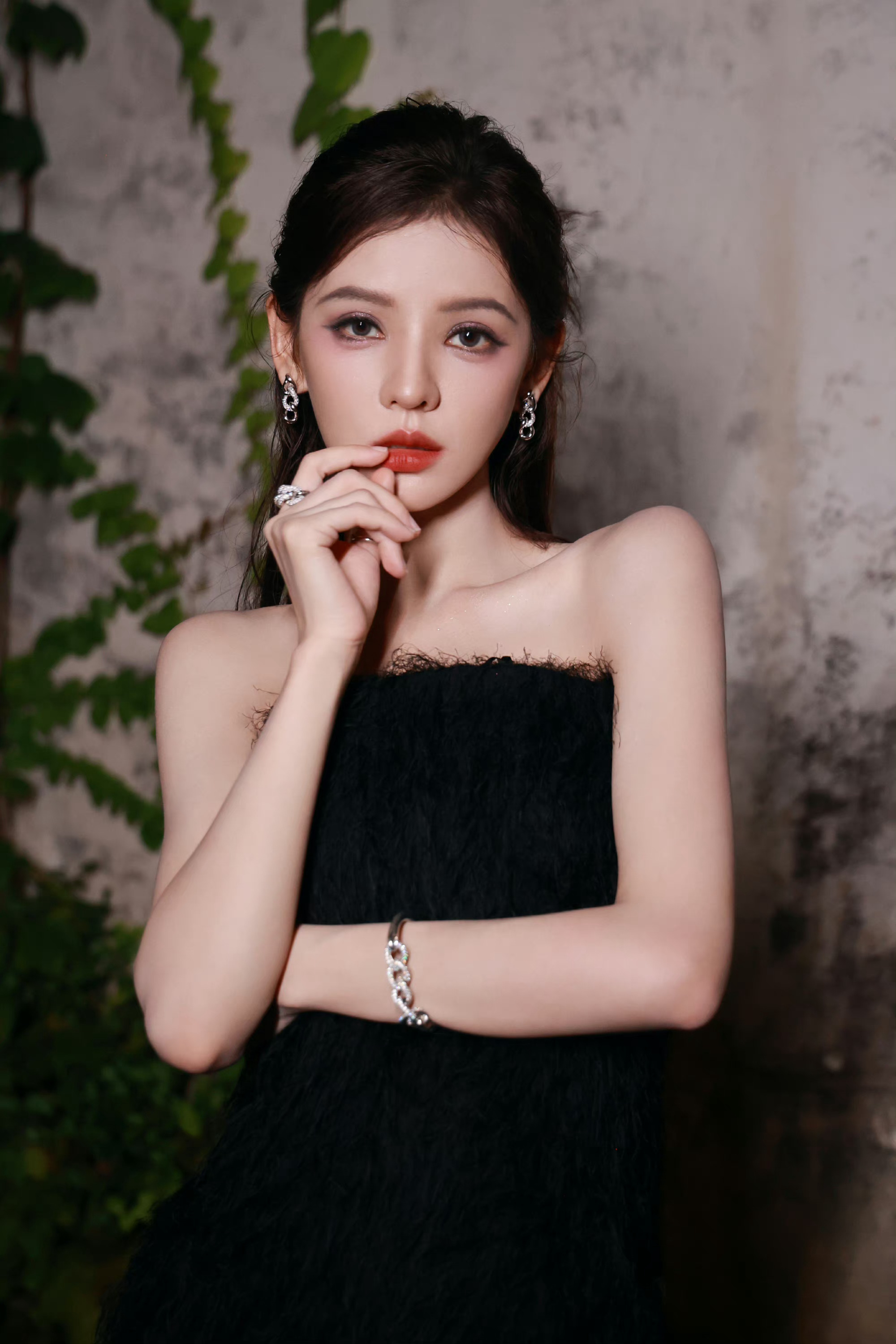 #张予曦腰臀比例# 看到这样的腰臀比例，我真的是直接爱了，这得练多久才能练出来啊