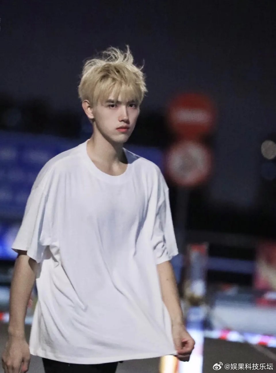 也不怪阿Sir，每部剧都是爆剧，他长得实在是太帅了 