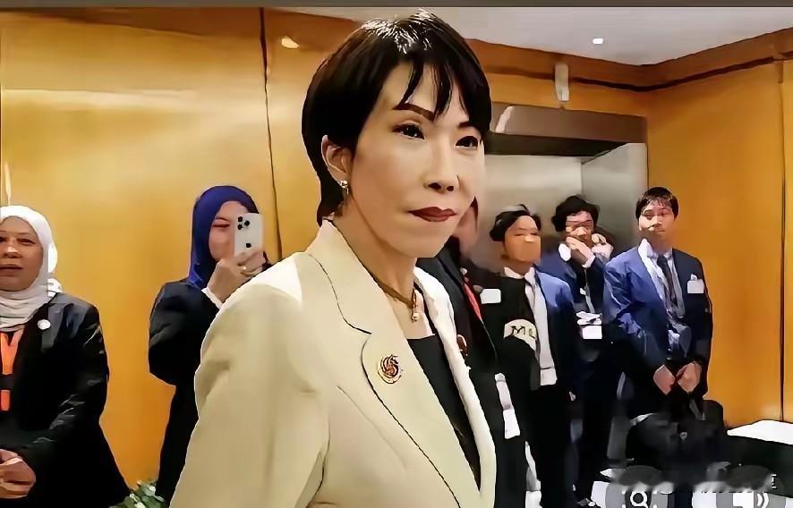 看日方执意拒不归还文物，属实让人怒火中烧！但这事也狠狠提醒了我们，手里攥着的一张