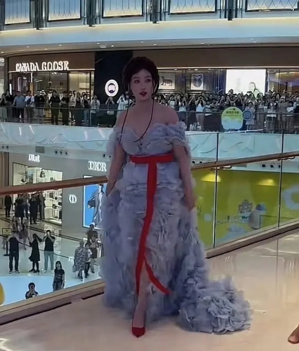 虞书欣的气质还是很适合演杨贵妃的 ​​​