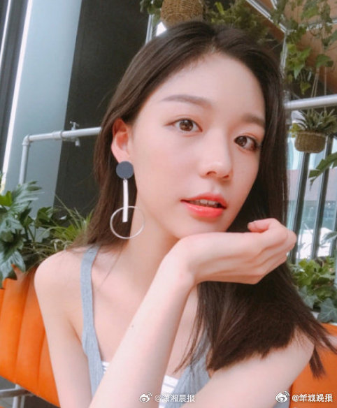 #疑似綦美合关联潮牌成立不足1年#【#疑似綦美合关联潮牌去年6月刚成立#】近日，