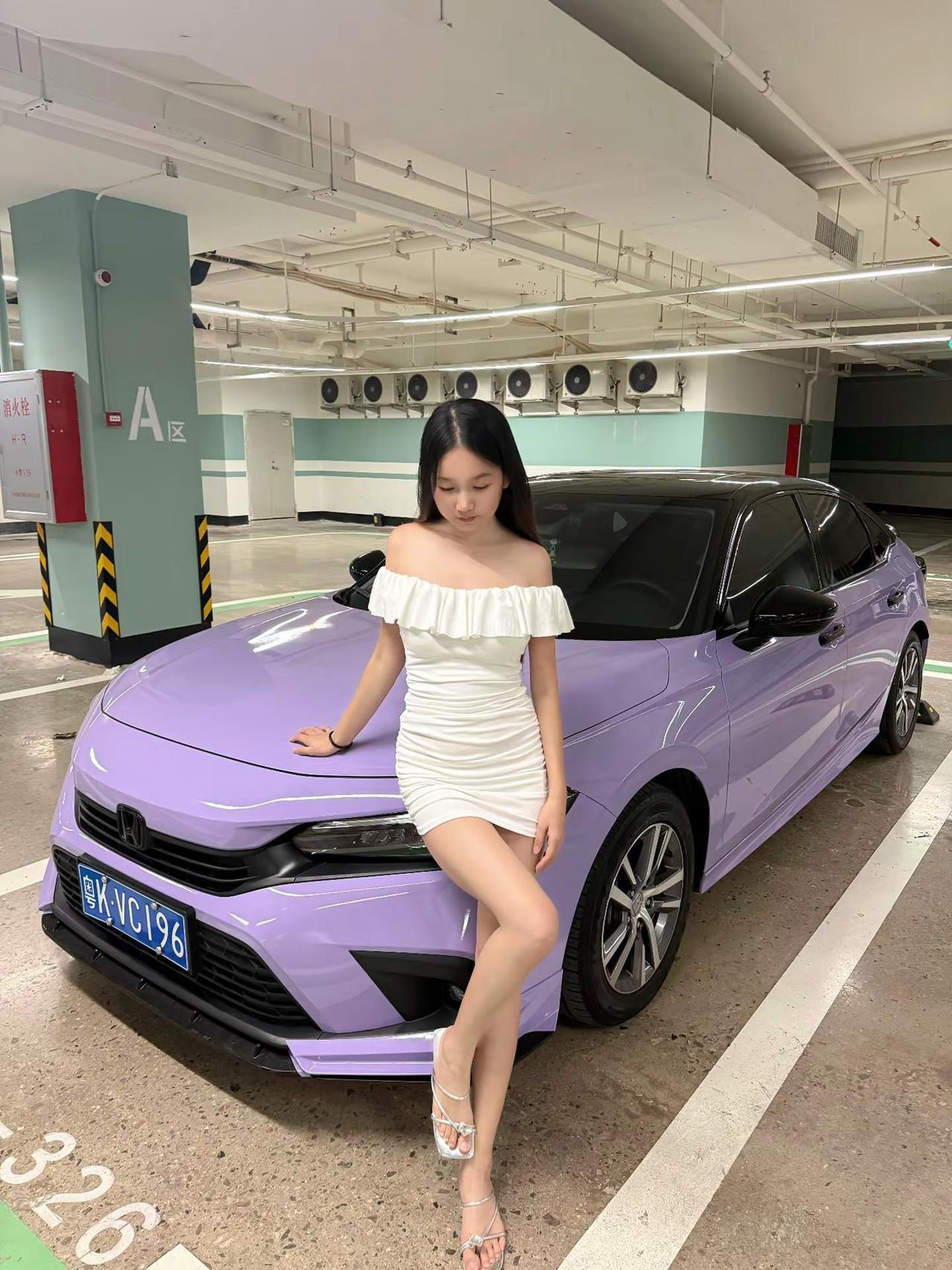 你那软绵绵的车就不要配硬曲了呗思域女车主 紫色轿车