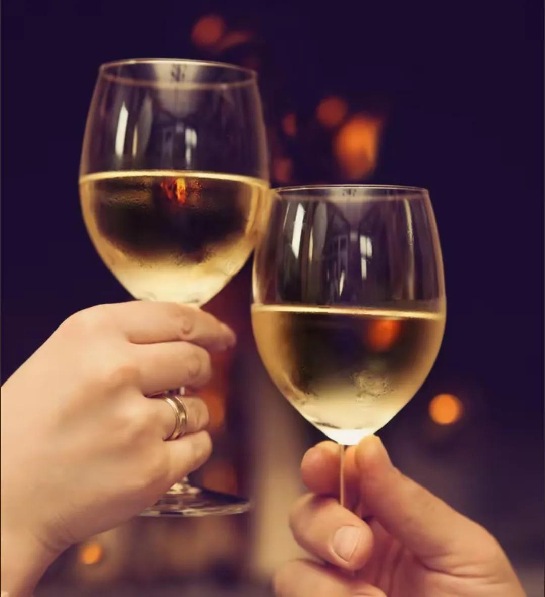 #上联：香烟不解红尘苦
求下联：？#浊酒难消世俗愁