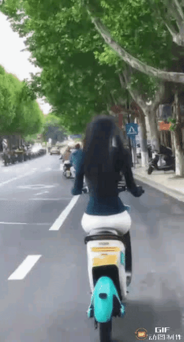 背影跟拍范例…[赞]