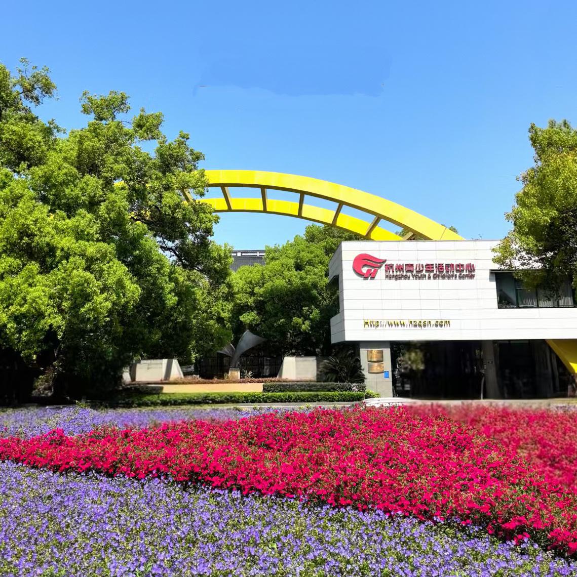 每个人身体里都有两只狼，它们残酷地互相搏杀。一只代表贪欲、奢靡、孤傲、冷漠、耻辱