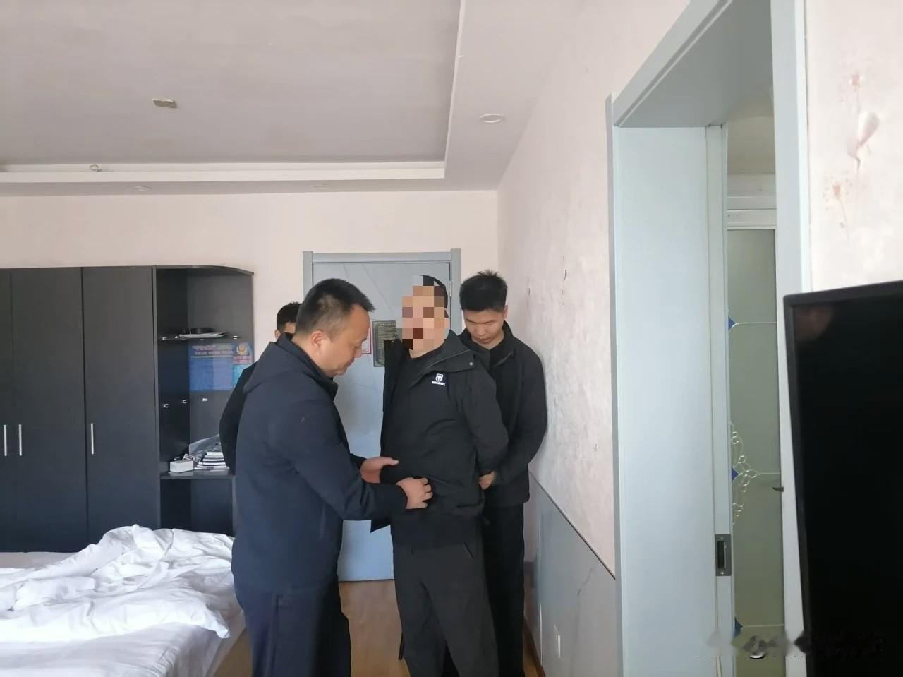 这名网逃犯被青海公安逮到啦！

天网恢恢！互助警方跨区作战，在逃人员火某终究没逃