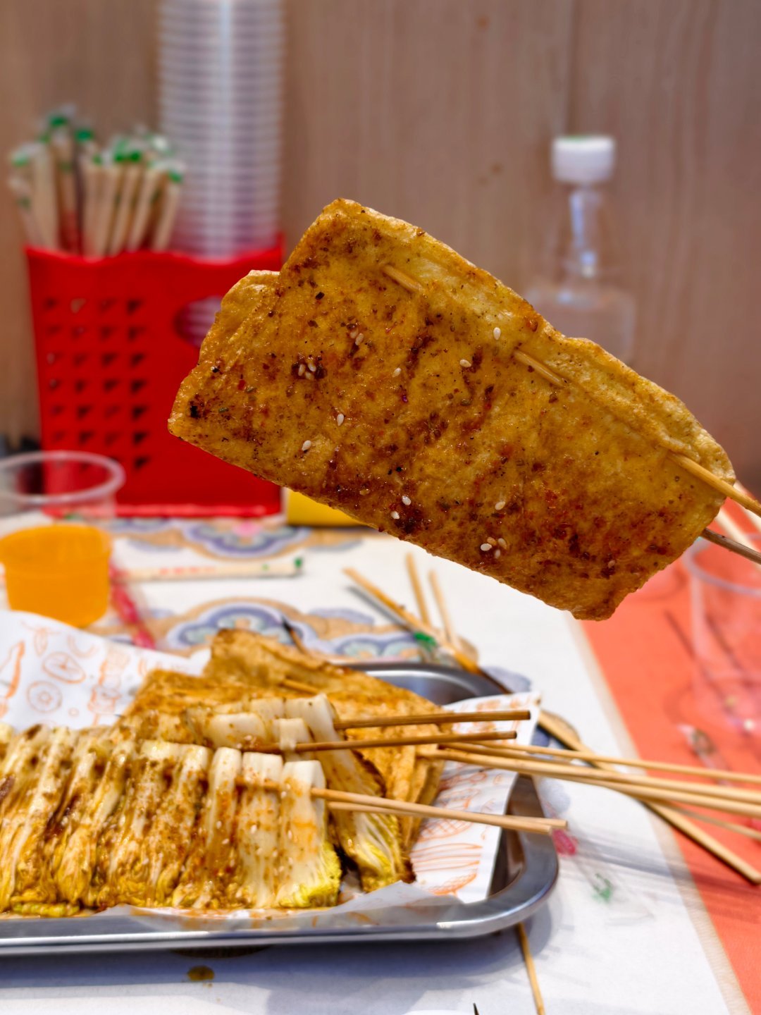 回深圳的飞机晚点了3个小时，落地补一顿这么晚吃点小串串，不长肉吧大v聊车 深圳