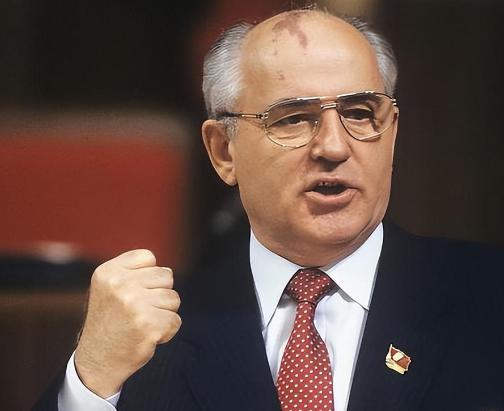 美国之所以在世界上如此横行霸道，与前苏联最后一位领导人戈尔巴乔夫有很大的关系。戈