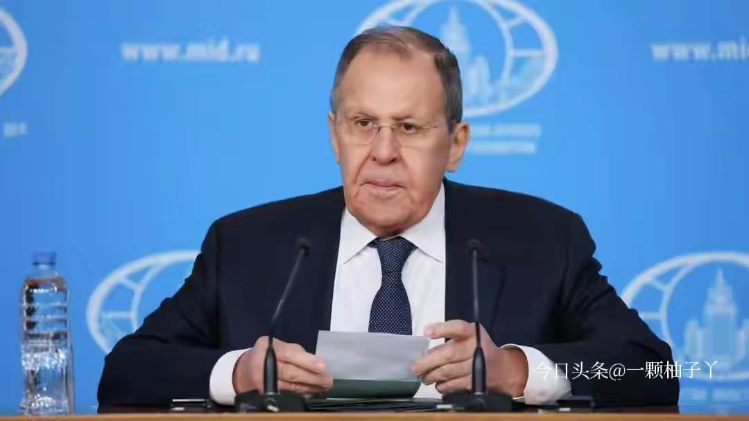 2月8日俄外长拉夫罗夫直接给欧洲划下硬核红线，主打一个别玩火！他在采访里先把话说